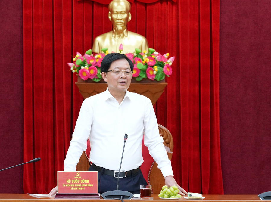 Bí thư Tỉnh ủy Hồ Quốc Dũng phát biểu tại buổi làm việc. Ảnh: Nguyễn Hân a1.jpg