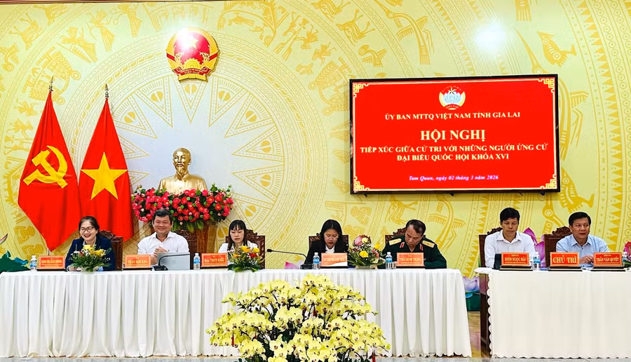 ung-cu-vien-dai-bieu-quoc-hoi-khoa-xvi-tai-don-vi-bau-cu-so-3-tinh-gia-lai-tiep-xuc-cu-tri.jpg