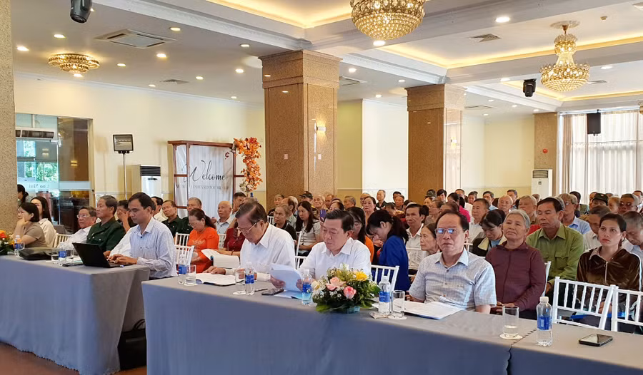 Các đại biểu tham dự lễ gặp mặt. Ảnh: Kim Hường