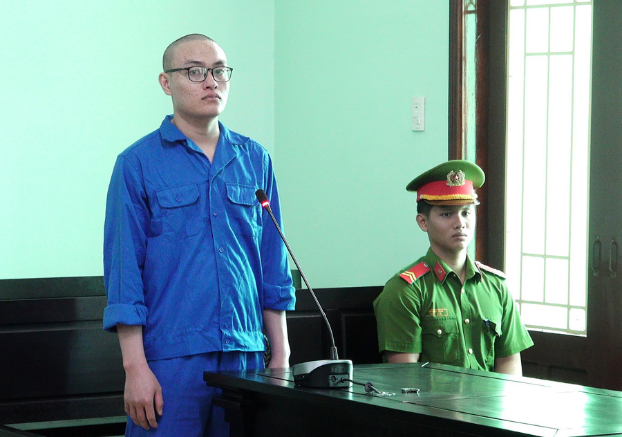 Bị cáo Lê Khánh Hoàng tại phiên tòa. Ảnh: M.N bi-cao-le-khanh-hoang-tai-phien-toa-so-tham.jpg