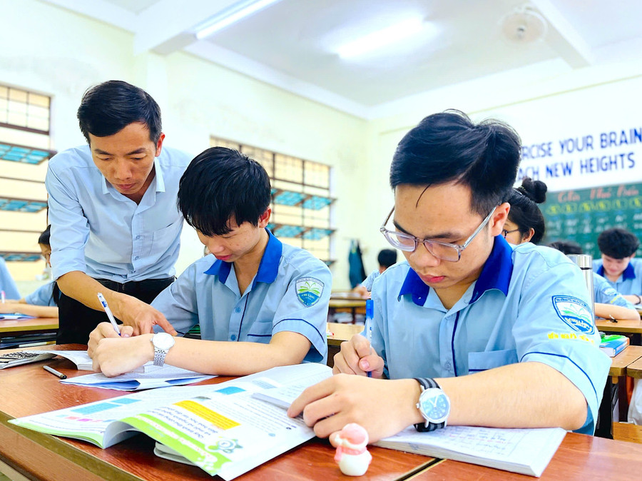 Nhờ quá trình chuẩn bị và ôn tập nghiêm túc, năm nay, nhiều trường học tại Gia Lai có tỷ lệ học sinh tốt nghiệp THPT đạt 100%. Ảnh: Trần Dung z6812810491140-317e0ba8e2acf56063faeda2903078f2.jpg