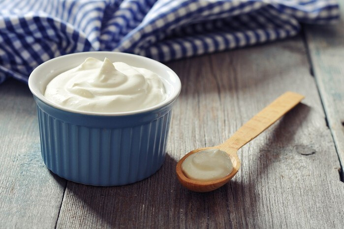 So với sữa chua thông thường, sữa chua Hy Lạp có lượng đạm cao gấp đôi và ít carbohydrate hơn. Ảnh: Internet So với sữa chua thông thường, sữa chua Hy Lạp có lượng đạm cao gấp đôi và ít carbohydrate hơn. Ảnh: Internet
