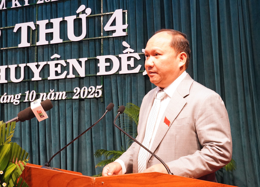 Phó Bí thư Thường trực Tỉnh ủy, Chủ tịch HĐND tỉnh Rah Lan Chung phát biểu bế mạc kỳ họp. Ảnh: N.H chu-tich-hdnd-tinh-gia-lai-rah-lan-chung.jpg
