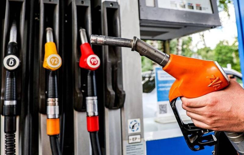 Chính phủ Nga công bố quyết định gia hạn lệnh cấm xuất khẩu xăng đến hết năm 2025. Ảnh: Tass/Nguồn: congthuong.vn nga-keo-dai-lenh-cam-xuat-khau-xang-den-het-nam-2025.jpg