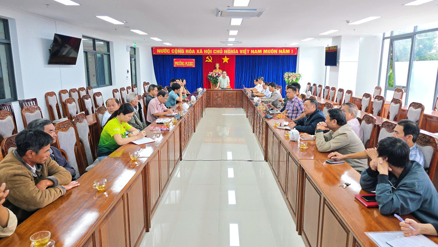 Quang cảnh buổi làm việc. Ảnh: B.B quang-canh-buoi-lam-viec.jpg