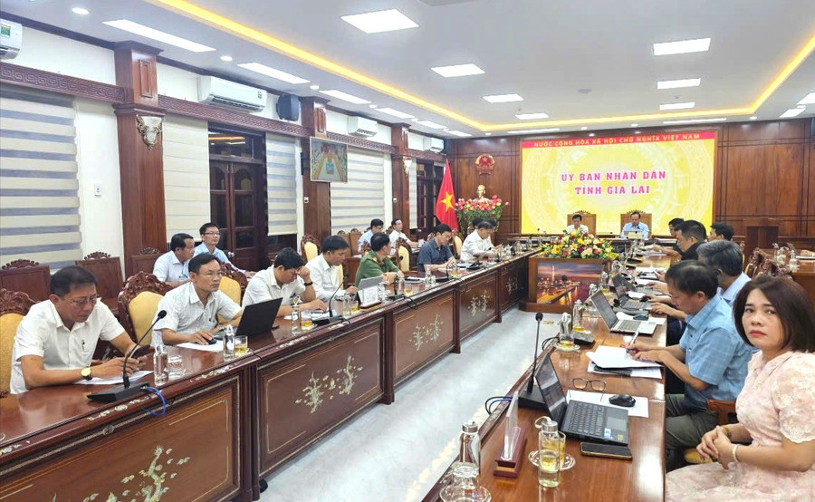 Các đại biểu dự phiên họp tại điểm cầu tỉnh Gia Lai. Ảnh: Đức Hải 1-8.jpg