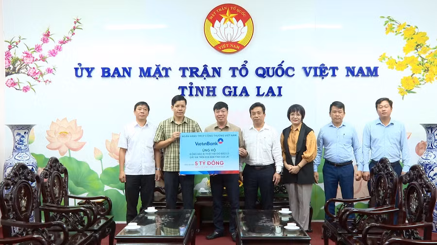 uy-ban-mttq-viet-nam-tinh-gia-lai-tiep-nhan-nguon-kinh-phi-ho-tro-tu-vietinbank.jpg