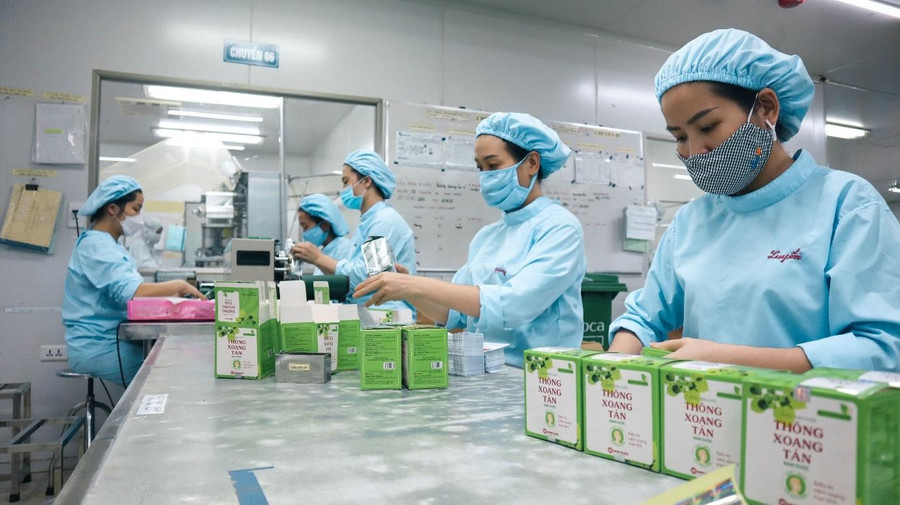 Các doanh nghiệp kinh doanh lĩnh vực dược, thiết bị y tế sẽ được cắt giảm, đơn giản nhiều thủ tục hành chính. Ảnh minh họa/Nguồn: tapchikinhtetaichinh.vn cac-doanh-nghiep-kinh-doanh-linh-vuc-duoc-thiet-bi-y-te-se-duoc-cat-giam-don-gian-nhieu-tthc.jpg