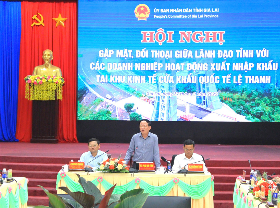 Chủ tịch UBND tỉnh Phạm Anh Tuấn phát biểu tại Hội nghị. Ảnh: Hoàng Hoài lanh-dao-tinh-da-lang-nghe-nhieu-y-kien-tam-huyet-cua-cac-doanh-nghiep-anh-hoang-hoai.jpg