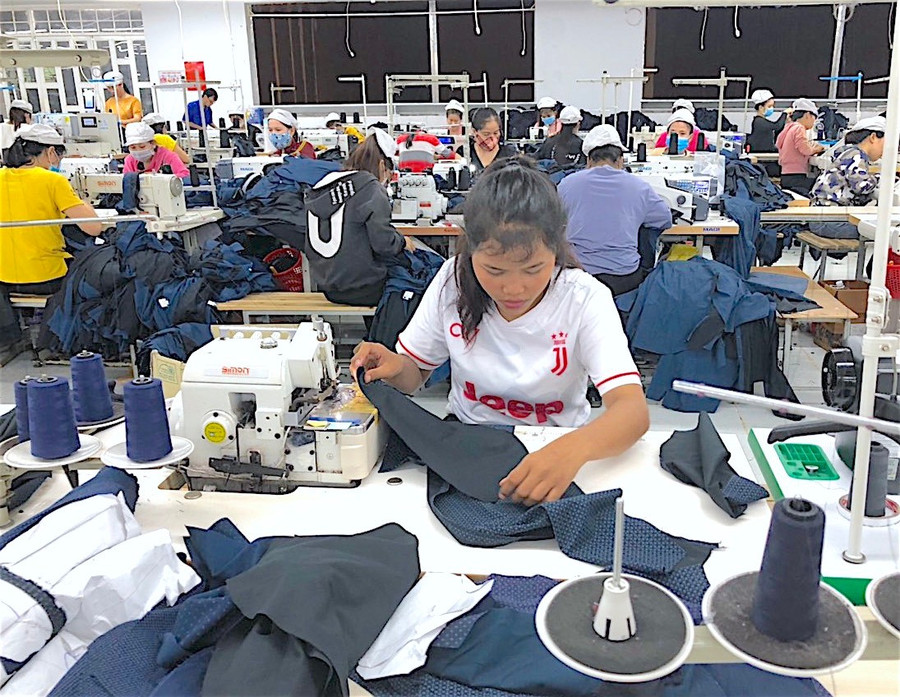 Dự thảo Luật GDNN (sửa đổi) cũng đơn giản hóa giấy tờ, hồ sơ trong tổ chức và hoạt động GDNN. Ảnh minh họa: M.T sinh-vien-nganh-may-thoi-trang-cua-truong-cao-dang-gia-lai-dang-thuc-tap-tai-cong-ty-tnhh-sinh-phat-vn-binh-dinh-anh-hong-thi.jpg