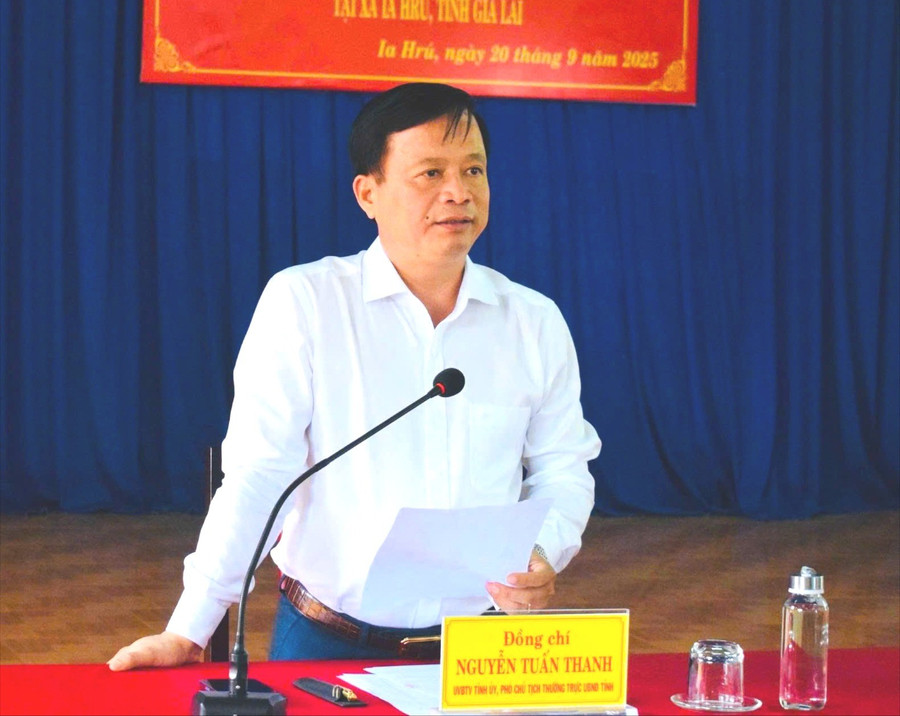 Phó Chủ tịch Thường trực UBND tỉnh Nguyễn Tuấn Thanh phát biểu chỉ đạo tại buổi làm việc. Ảnh: A.H pho-chu-tich-thuong-truc-ubnd-tinh-phat-bieu-chi-dao-tai-buoi-lam-viec-voi-xa-ia-hru.jpg