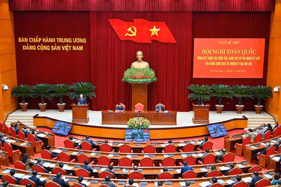 hoi-nghi-toan-quoc-tong-ket-cong-tac-kiem-tra-giam-sat-va-thi-hanh-ky-luat-cua-dang-nam-2025-va-nhiem-ky-dai-hoi-xiii.jpg