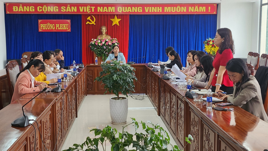 Quang cảnh buổi làm việc. Ảnh: B.B anh-1.jpg