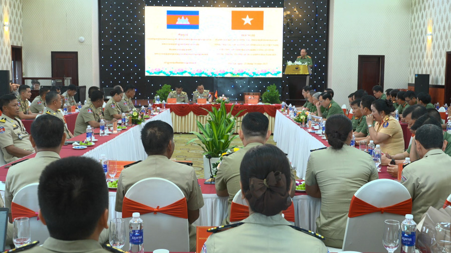 Quang cảnh buổi làm việc. Ảnh: Q.H quang-canh-buoi-lam-viec.jpg