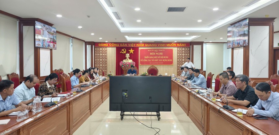 Ban Tổ chức Tỉnh ủy Gia Lai tổ chức hội nghị triển khai một số nội dung về công tác tổ chức xây dựng Đảng. Ảnh: ĐVCC ban-to-chuc-tinh-uy-to-chuc-hoi-nghi-trien-khai-mot-so-noi-dung-ve-cong-tac-to-chuc-xay-dung-dang-anh-btctu.jpg