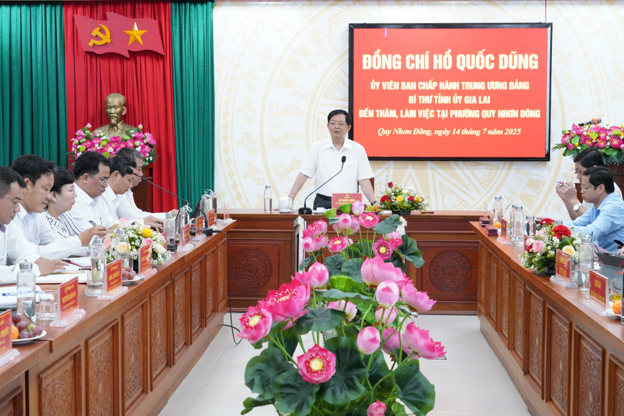 Bí thư Tỉnh ủy Hồ Quốc Dũng phát biểu tại buổi làm việc. Ảnh: Nguyễn Hân 1.jpg