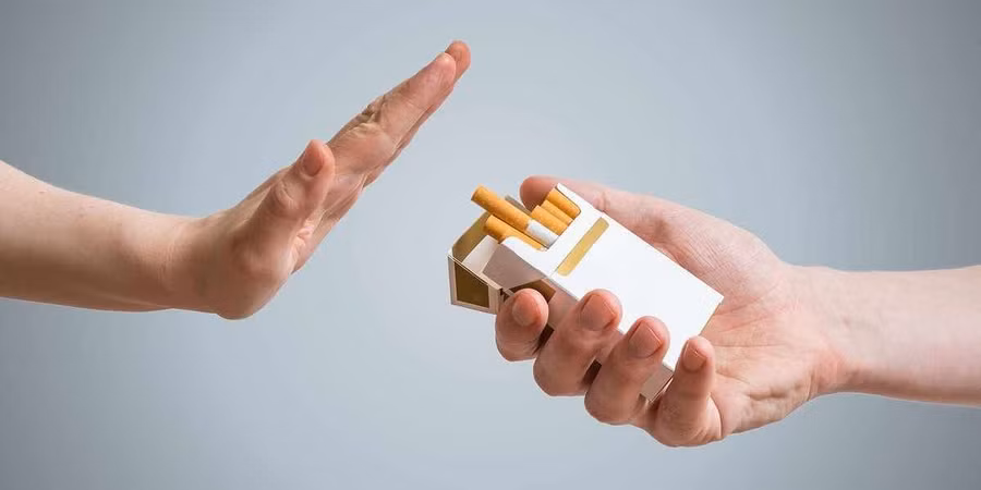 Hút thuốc không chỉ gây hại cho hệ hô hấp mà còn đưa nicotine vào cơ thể-một loại chất có thể kích thích hình thành tế bào ung thư. Ảnh: Internet