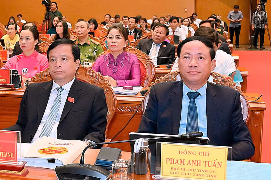 Các đại biểu tham dự kỳ họp. Ảnh: Đức Thụy