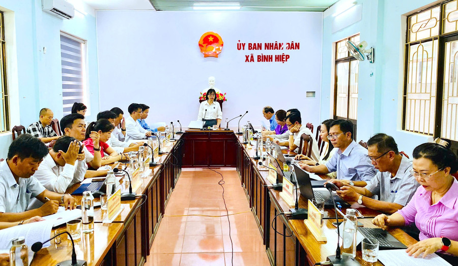 Quang cảnh làm việc tại xã Bình Hiệp. Ảnh: Nhật Trường Quang cảnh làm việc tại xã Bình Hiệp. Ảnh: Nhật Trường