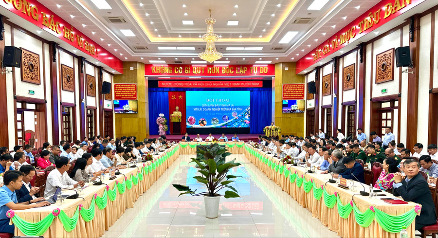 Quang cảnh hội nghị đối thoại giữa lãnh đạo tỉnh với các doanh nghiệp. Ảnh: Hà Duy Quang cảnh hội nghị đối thoại giữa lãnh đạo tỉnh với các doanh nghiệp. Ảnh: Hà Duy