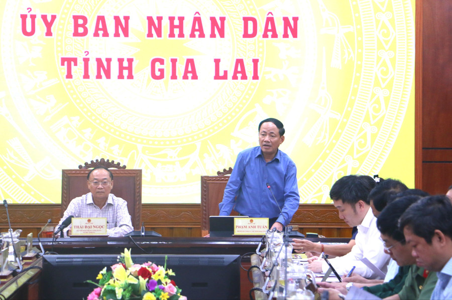 chu-tich-ubnd-tinh-pham-anh-tuan-bieu-duong-cac-cap-cac-nganh-chinh-quyen-dia-phuong-da-trien-khai-ung-pho-tot-bao-so-13.jpg