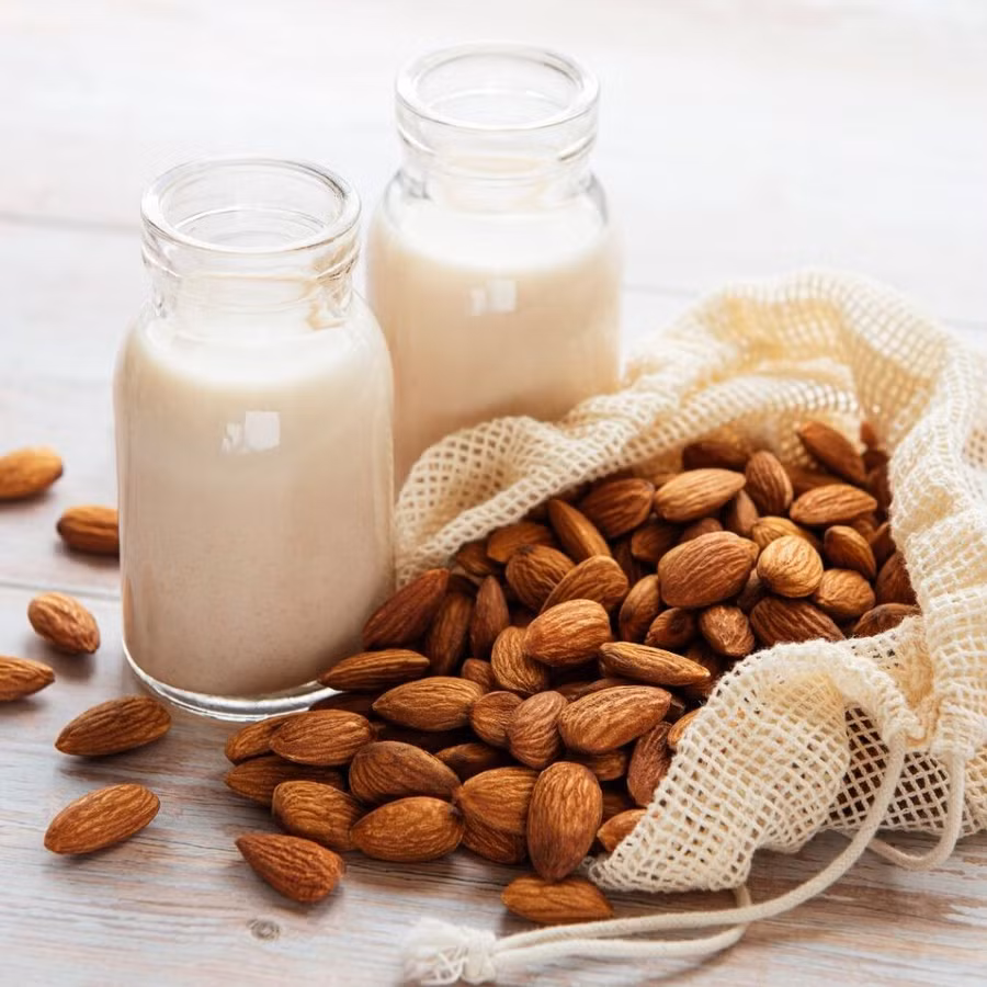 Hạnh nhân là một trong số những loại hạt nên bổ sung vào mùa đông để duy trì làn da khỏe mạnh. Ảnh: Internet