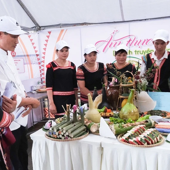 Xã Ia Bang (huyện Chư Prông) giành giải nhất cuộc thi tay nghề ẩm thực truyền thống. Ảnh: H.N