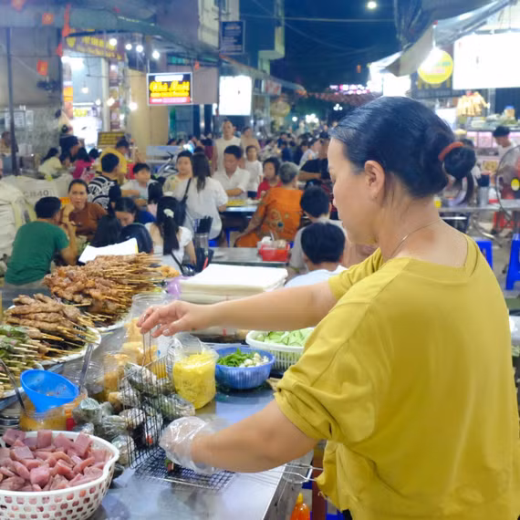Quà vặt phố đêm 