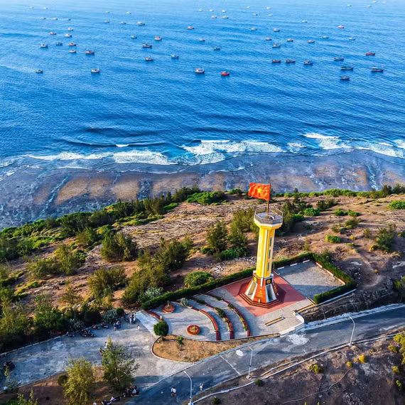 Thiên đường 'ăn biển, ngủ rừng'