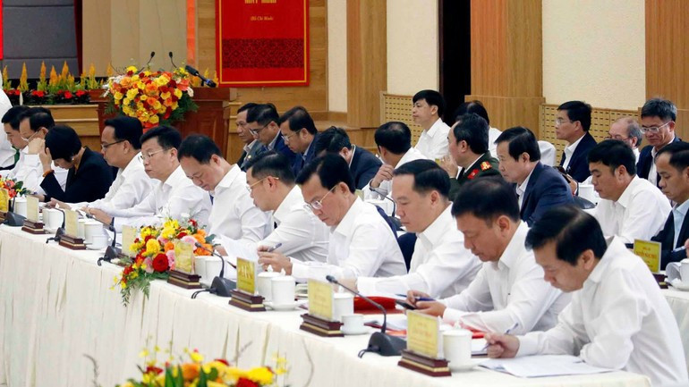 Các đại biểu dự hội nghị. Các đại biểu dự hội nghị.