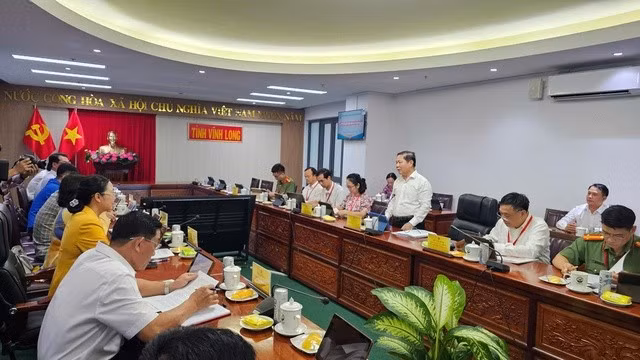 Ông Lê Tấn Dũng, Thứ trưởng Bộ GD-ĐT, phát biểu tại buổi làm việc