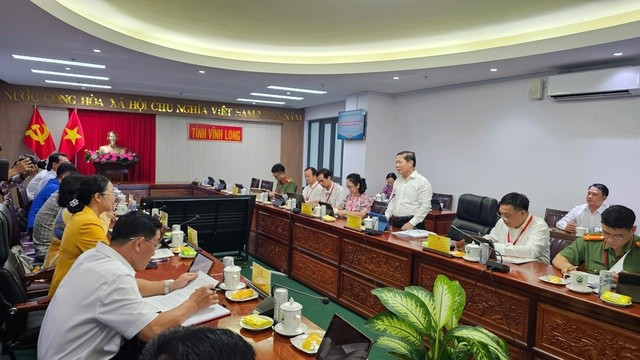 Ông Lê Tấn Dũng, Thứ trưởng Bộ GD-ĐT, phát biểu tại buổi làm việc Ông Lê Tấn Dũng, Thứ trưởng Bộ GD-ĐT, phát biểu tại buổi làm việc