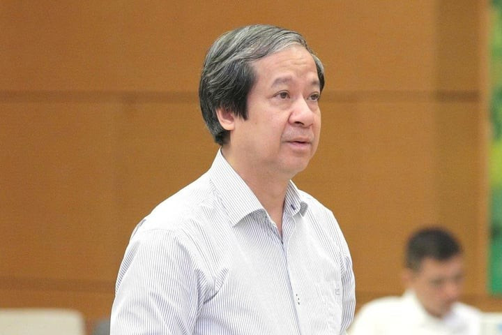 Bộ trưởng Giáo dục và Đào tạo Nguyễn Kim Sơn. Bộ trưởng Giáo dục và Đào tạo Nguyễn Kim Sơn.