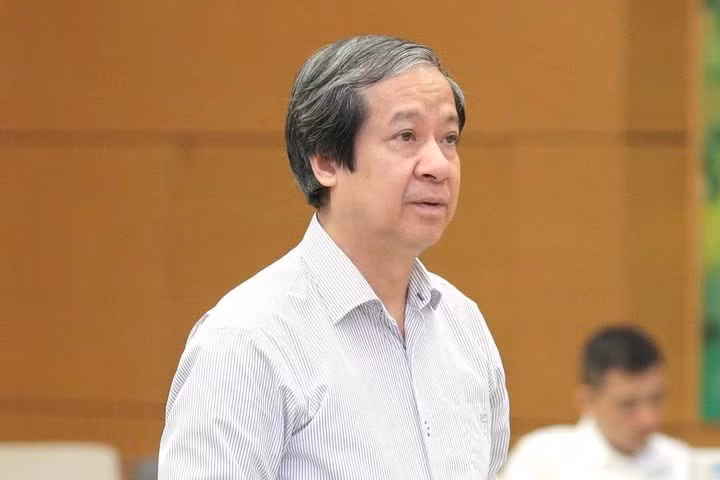 Bộ trưởng Giáo dục và Đào tạo Nguyễn Kim Sơn.