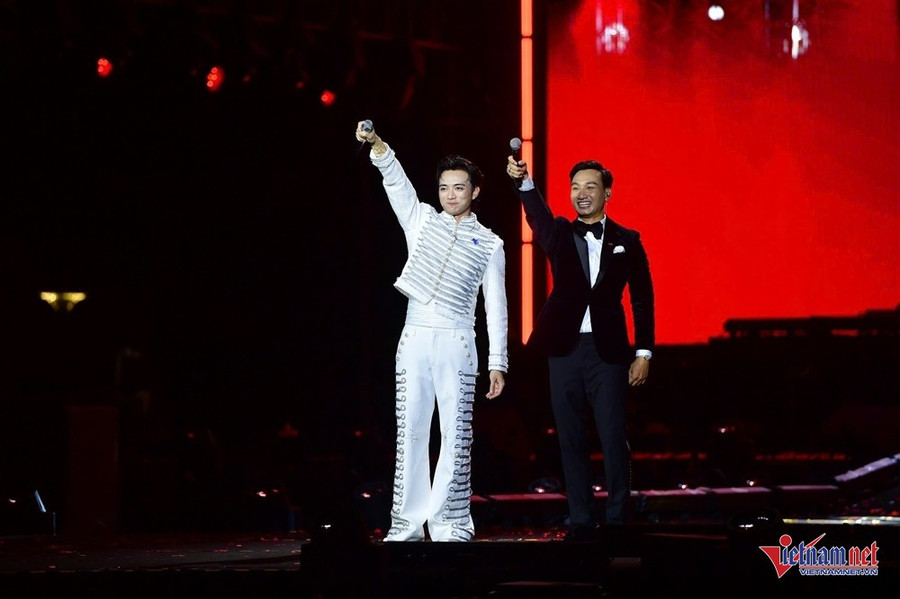 Ca sĩ Soobin Hoàng Sơn và MC Thành Trung. w-congan005-48174.jpg
