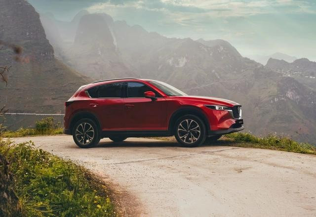 Mazda CX-5 SUV quốc dân giá bán từ 714 triệu đồng cùng quà tặng dịch vụ đến 15 triệu đồng Mazda CX-5 SUV quốc dân giá bán từ 714 triệu đồng cùng quà tặng dịch vụ đến 15 triệu đồng