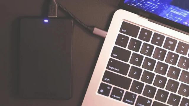 Người dùng không thể nâng cấp bộ nhớ RAM trên MacBook Người dùng không thể nâng cấp bộ nhớ RAM trên MacBook