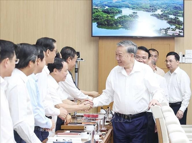 Tổng Bí thư Tô Lâm và các đại biểu. Ảnh: Thống Nhất/TTXVN Tổng Bí thư Tô Lâm và các đại biểu. Ảnh: Thống Nhất/TTXVN