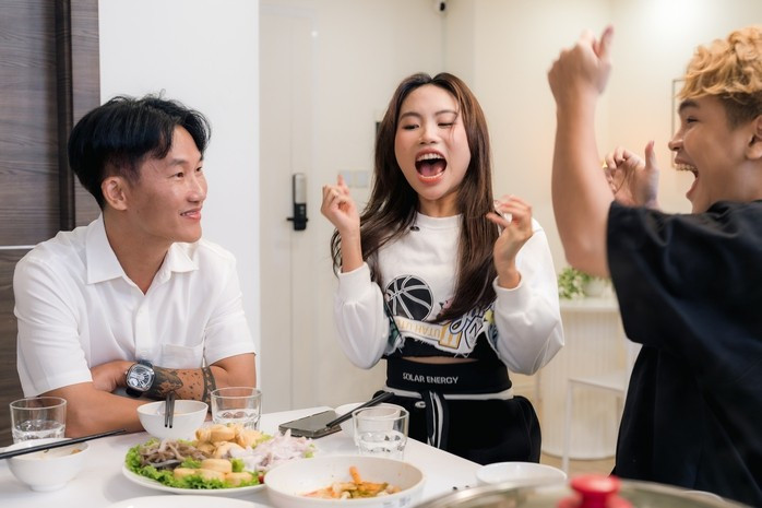 Mọi hành trình đều không dễ dàng nhưng tất cả đều có thể vượt qua nếu có quyết tâm Mọi hành trình đều không dễ dàng nhưng tất cả đều có thể vượt qua nếu có quyết tâm