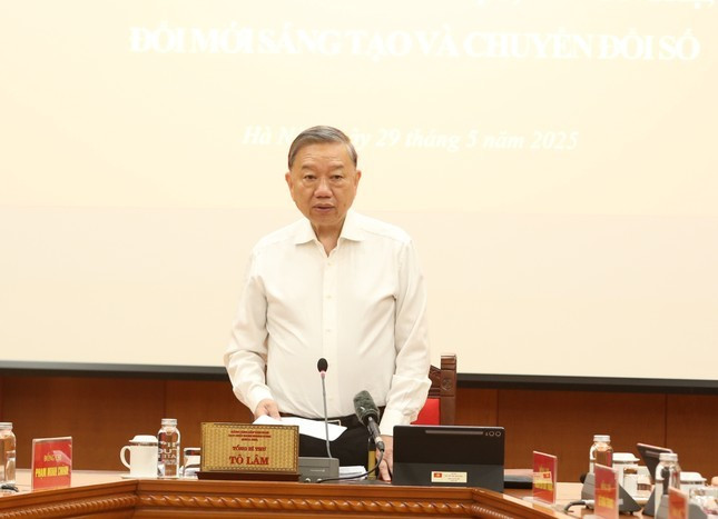 Tổng Bí thư Tô Lâm - Trưởng Ban Chỉ đạo Trung ương về phát triển khoa học, công nghệ, đổi mới sáng tạo và chuyển đổi số, phát biểu kết luận tại Phiên họp Thường trực Ban Chỉ đạo (diễn ra ngày 29/5). Ảnh: PV. Tổng Bí thư Tô Lâm - Trưởng Ban Chỉ đạo Trung ương về phát triển khoa học, công nghệ, đổi mới sáng tạo và chuyển đổi số, phát biểu kết luận tại Phiên họp Thường trực Ban Chỉ đạo (diễn ra ngày 29/5). Ảnh: PV.