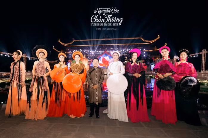 Con đường anh đi dù cô đơn nhưng luôn hạnh phúc