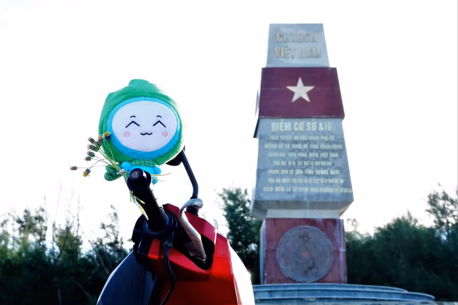 Mốc chủ quyền điểm cơ sở A10 tính chiều rộng lãnh hải Việt Nam, ở đặc khu Lý Sơn