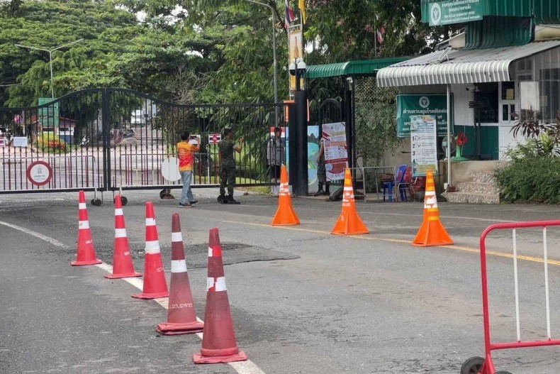 Cổng biên giới tại tỉnh Trat giáp biên giới Campuchia đã bị đóng. Ảnh: BANGKOK POST Cổng biên giới tại tỉnh Trat giáp biên giới Campuchia đã bị đóng. Ảnh: BANGKOK POST
