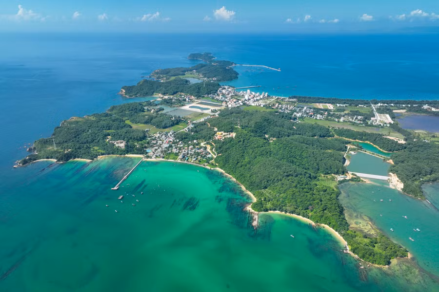 Toàn cảnh đảo Cô Tô, nhìn từ hướng đông