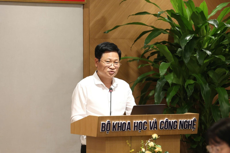 Ông Nguyễn Khắc Lịch, Cục trưởng Cục Công nghiệp công nghệ thông tin chia sẻ về Luật Công nghiệp công nghệ số. Ông Nguyễn Khắc Lịch, Cục trưởng Cục Công nghiệp công nghệ thông tin chia sẻ về Luật Công nghiệp công nghệ số.