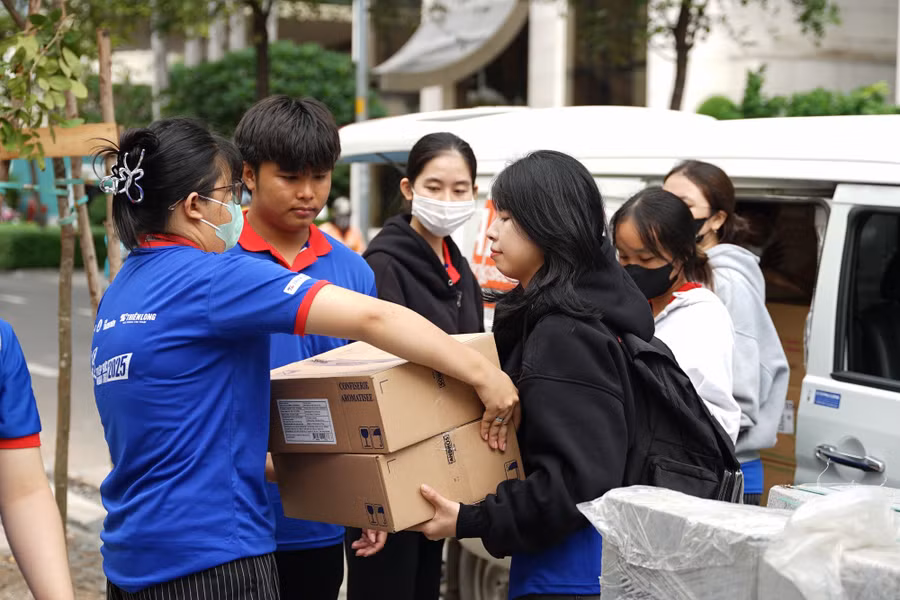 Các đội hình tình nguyện đã phải làm việc bất kể ngày đêm từ 2 tuần trước