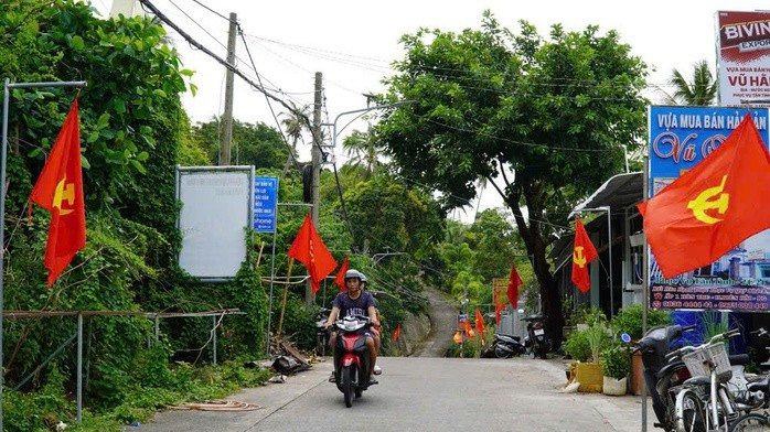 Hòn Tre mừng ngày công bố đặc khu Kiên Hải. Hòn Tre mừng ngày công bố đặc khu Kiên Hải.