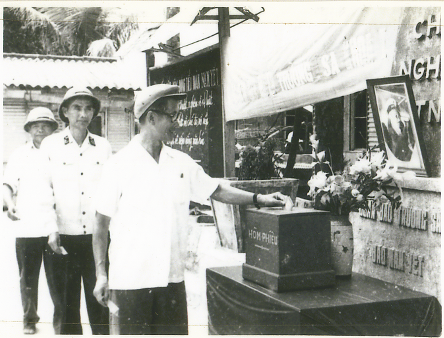 Quân và dân đảo Nam Yết bầu cử năm 1981 Quân và dân đảo Nam Yết bầu cử năm 1981