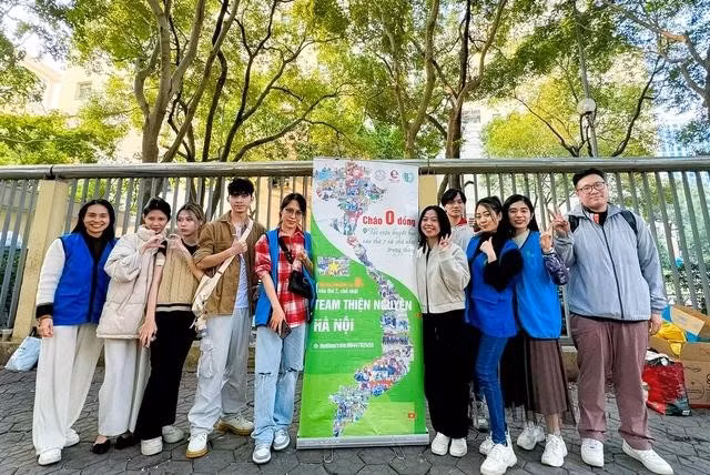 Những tình nguyện viên làm việc không biết mệt mỏi, dành yêu thương cho bệnh nhân nghèo bởi với họ, cho đi là còn mãi