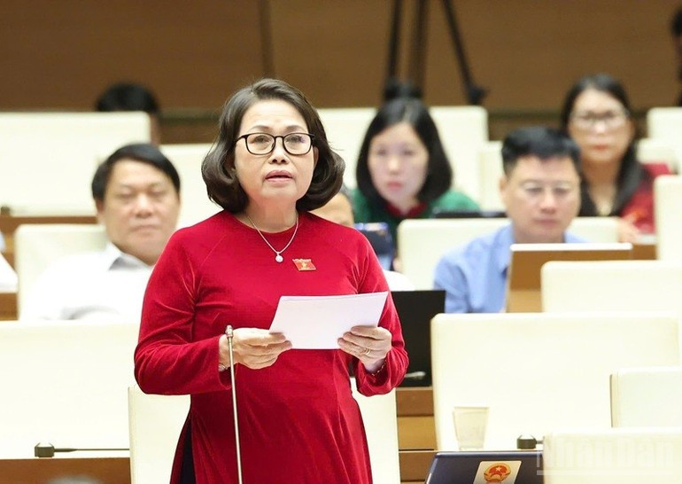 Đại biểu Nguyễn Thị Yến (Bà Rịa-Vũng Tàu) phát biểu. (Ảnh: DUY LINH) Đại biểu Nguyễn Thị Yến (Bà Rịa-Vũng Tàu) phát biểu. (Ảnh: DUY LINH)